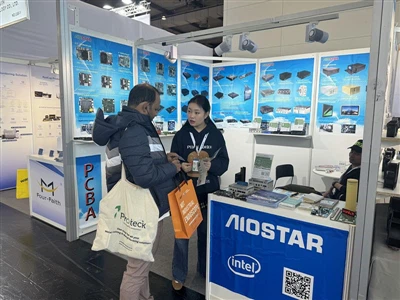 Aiostar Micro Embedded Fanless Multi-Action Industrial Computer świecił w Han...