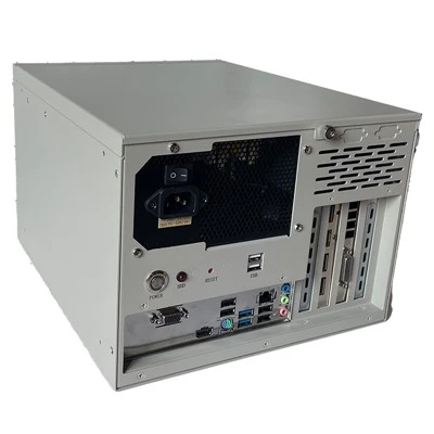 Trzy porty sieci Gigabit obsługuje asynchroniczną potrójną dyspozycję LGA1151 i3, I5 i I7CPUS